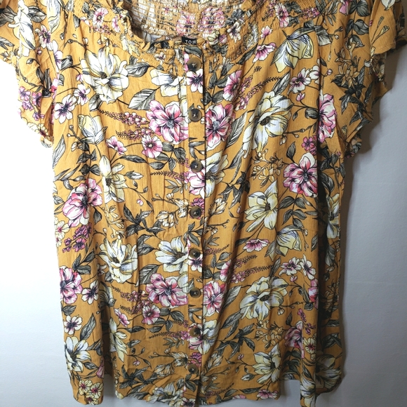 Torrid Cold Shoulder Top Floral Yellow Gauze Woven Smocked Plus 3X 22/24 NWT - Picture 8 of 14